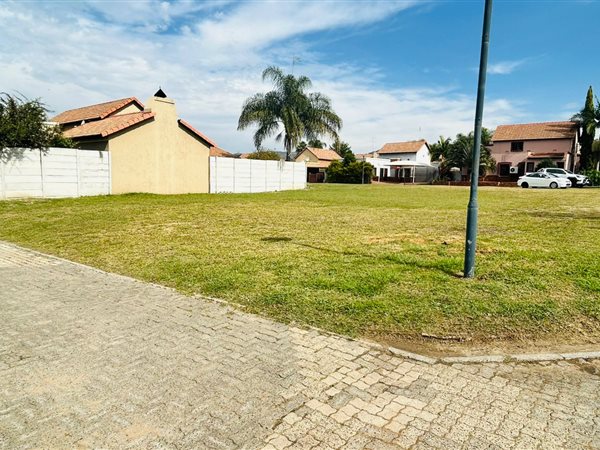 586 m² Land 586 m² Land