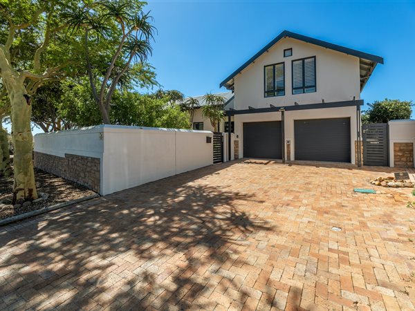 4 Bedroom House 4 Bedroom House