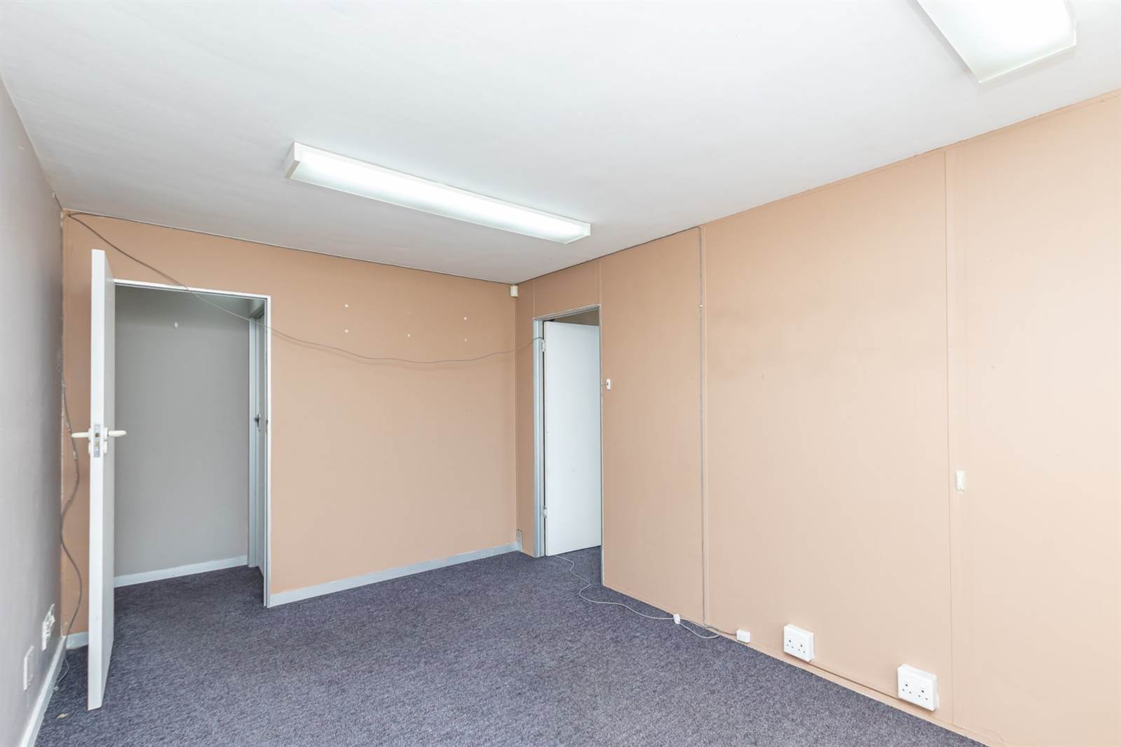 Commercial space in Parow Central photo number 18