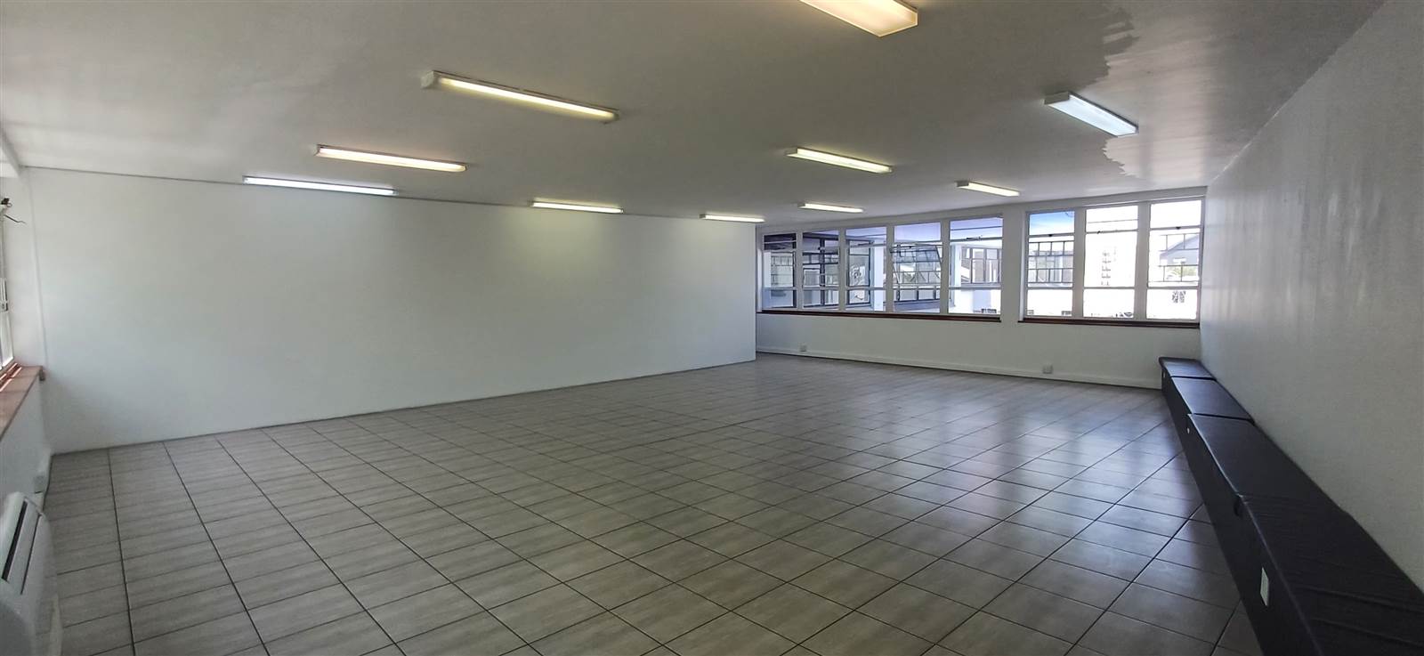 143  m² Commercial space in Somerset West Central photo number 6