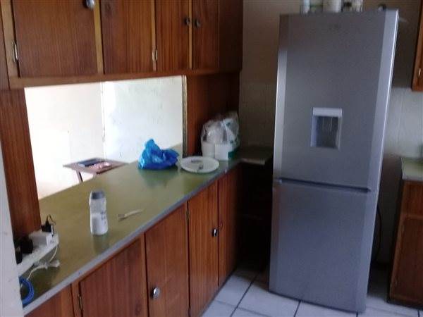 2 Bed Townhouse in Kroonstad photo number 27