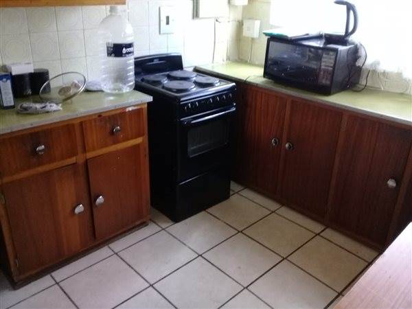 2 Bed Townhouse in Kroonstad photo number 25
