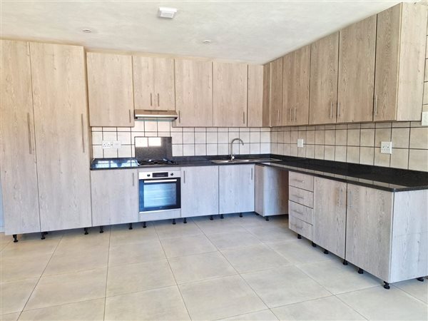 3 Bed Apartment in Athlone Park