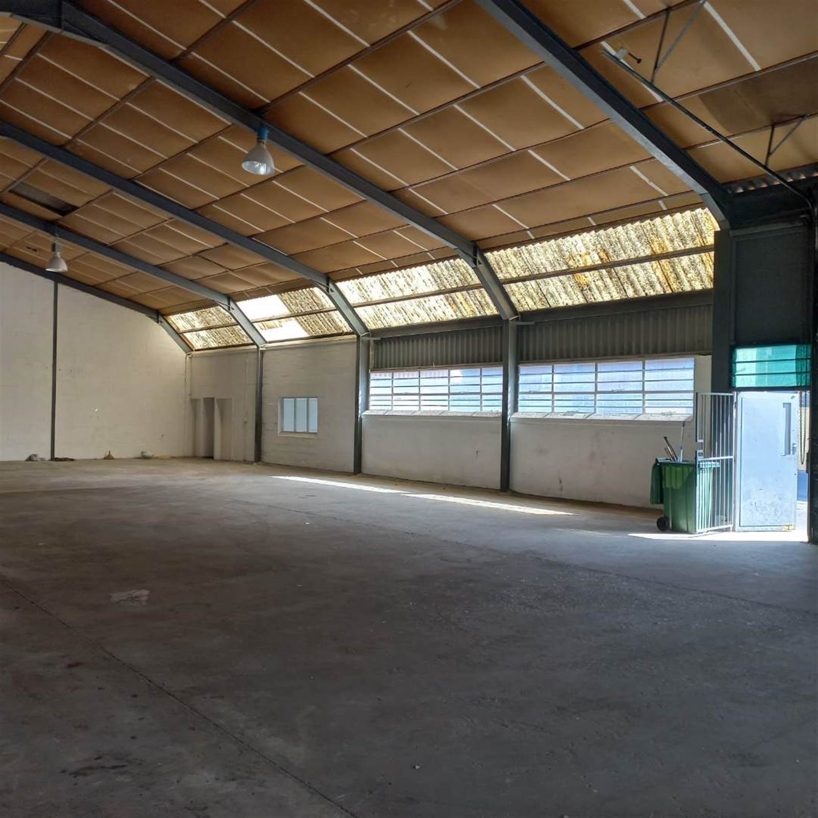 560  m² Industrial space in Retreat photo number 10