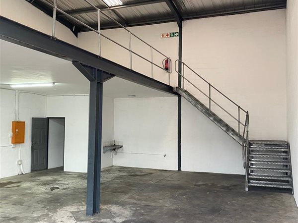 184  m² Commercial space