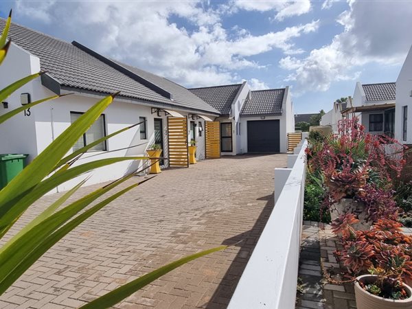 3 Bedroom House 3 Bedroom House