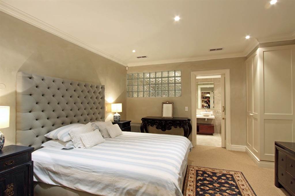 7 Bed House in Constantia photo number 29