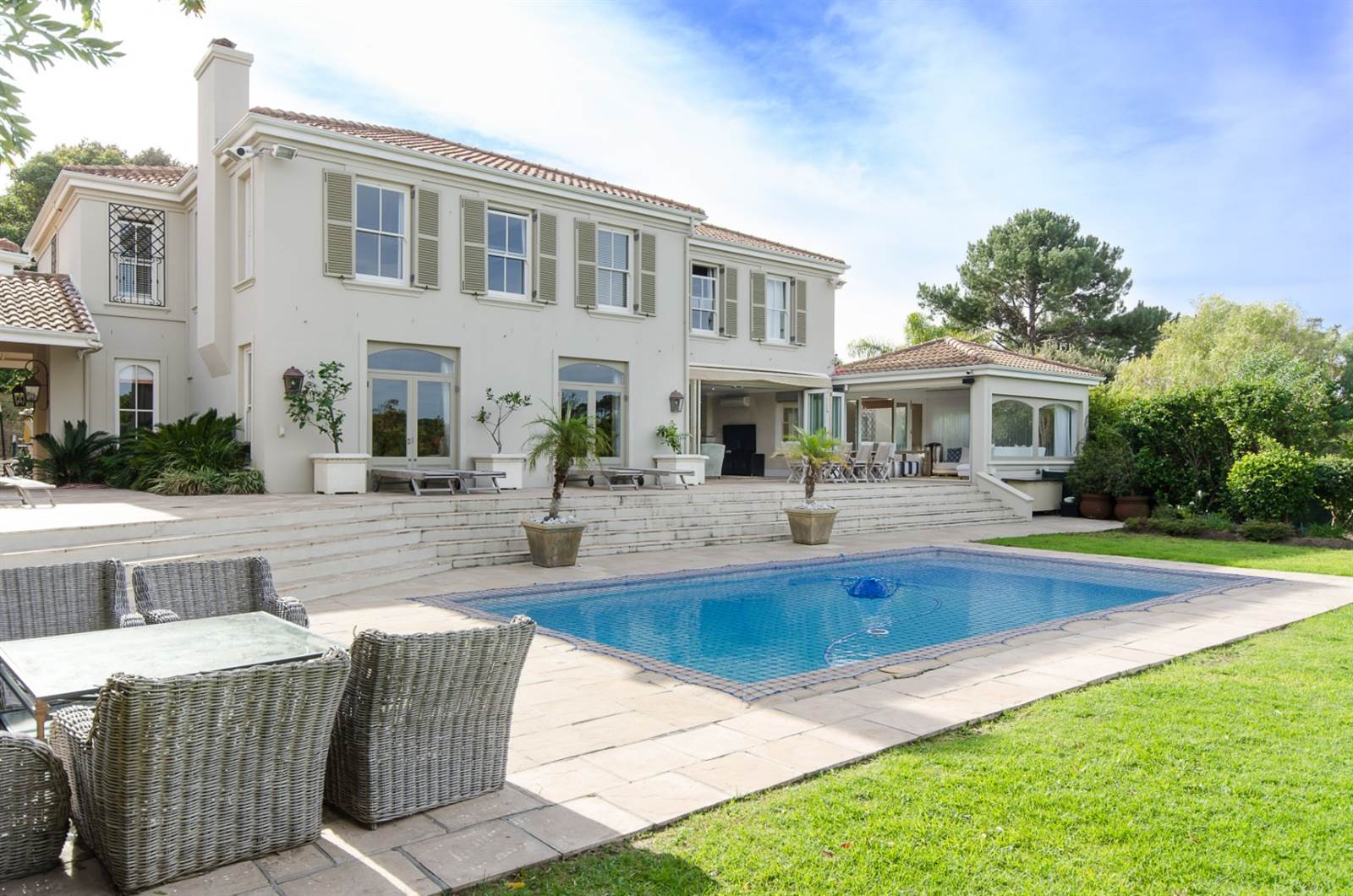 7 Bed House in Constantia photo number 3