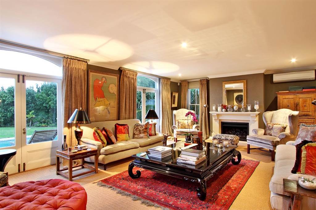 7 Bed House in Constantia photo number 9