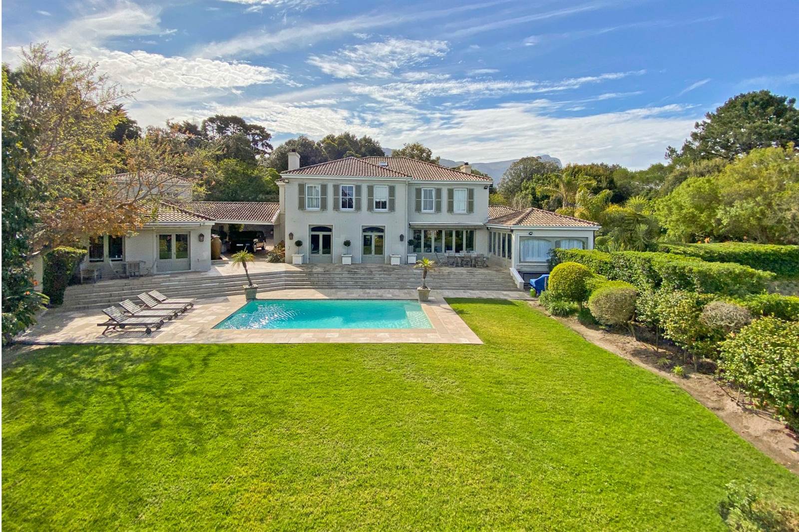 7 Bed House in Constantia photo number 1