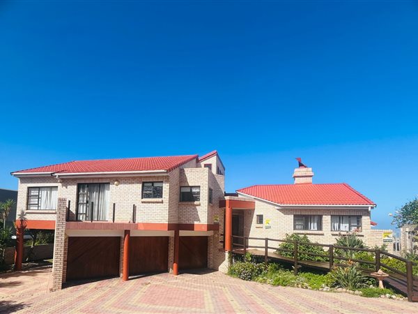 3 Bed House in Outeniqua Strand