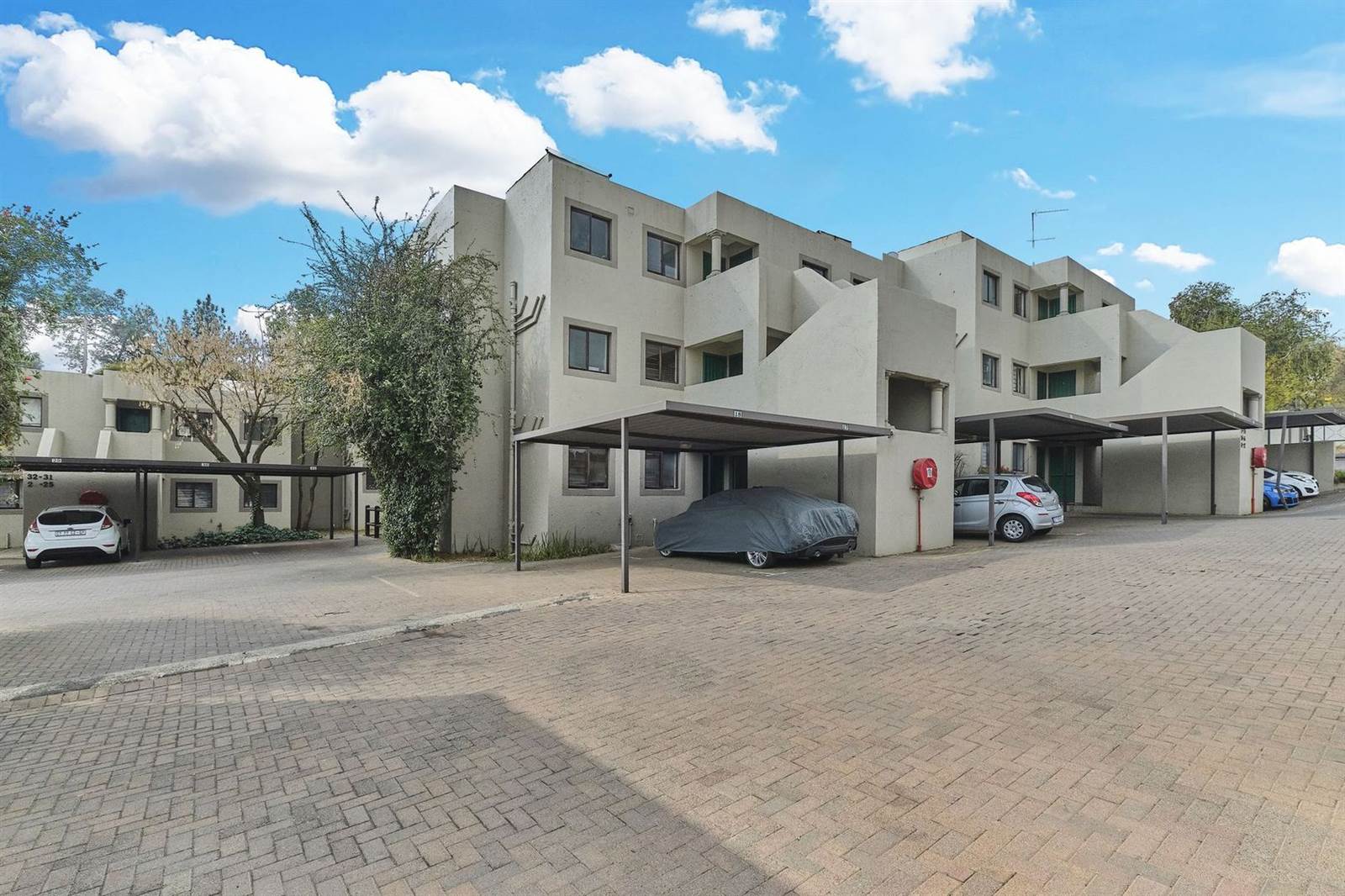 1 Bed Apartment in Bryanston photo number 18