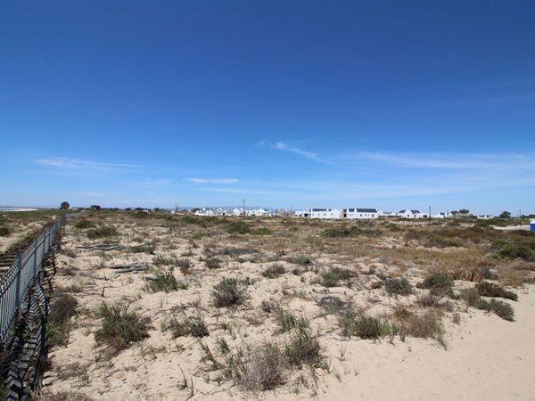 679 m² Land