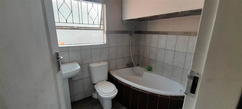 3 Bed House in Dalpark Ext 1 photo number 14