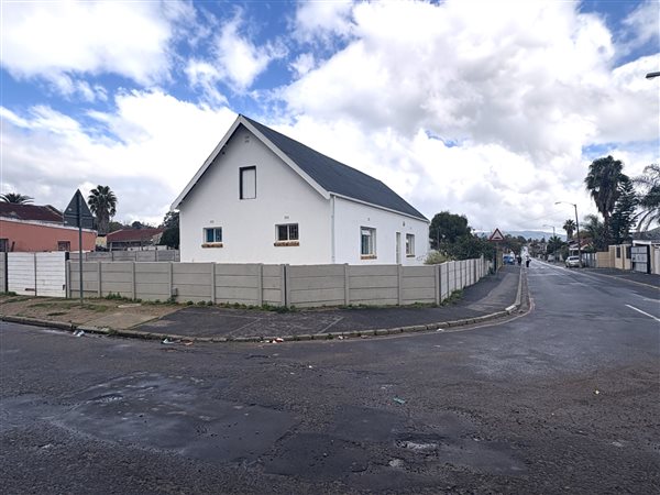 3 Bedroom House 3 Bedroom House