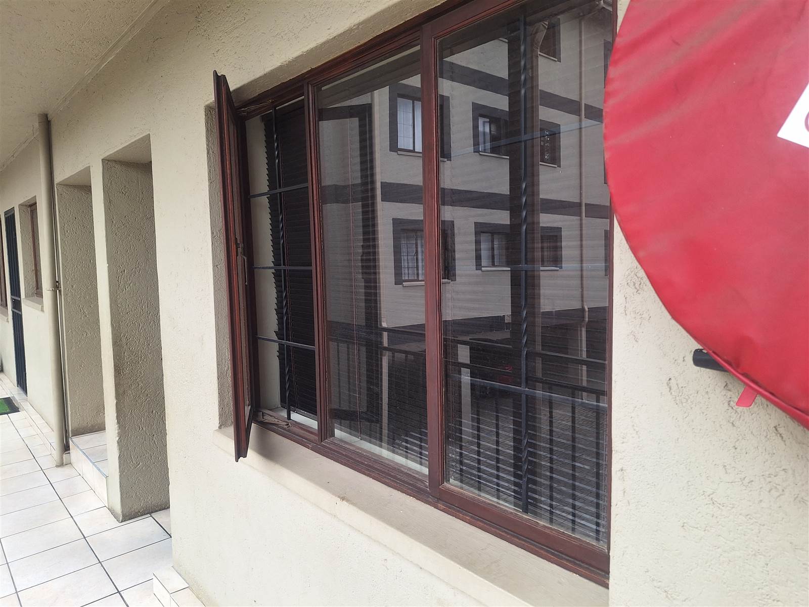 2 Bed Apartment in Sonheuwel photo number 15