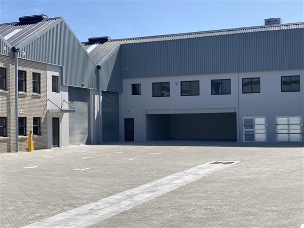 415  m² Industrial space