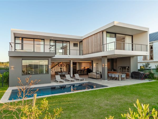 4 Bedroom House 4 Bedroom House