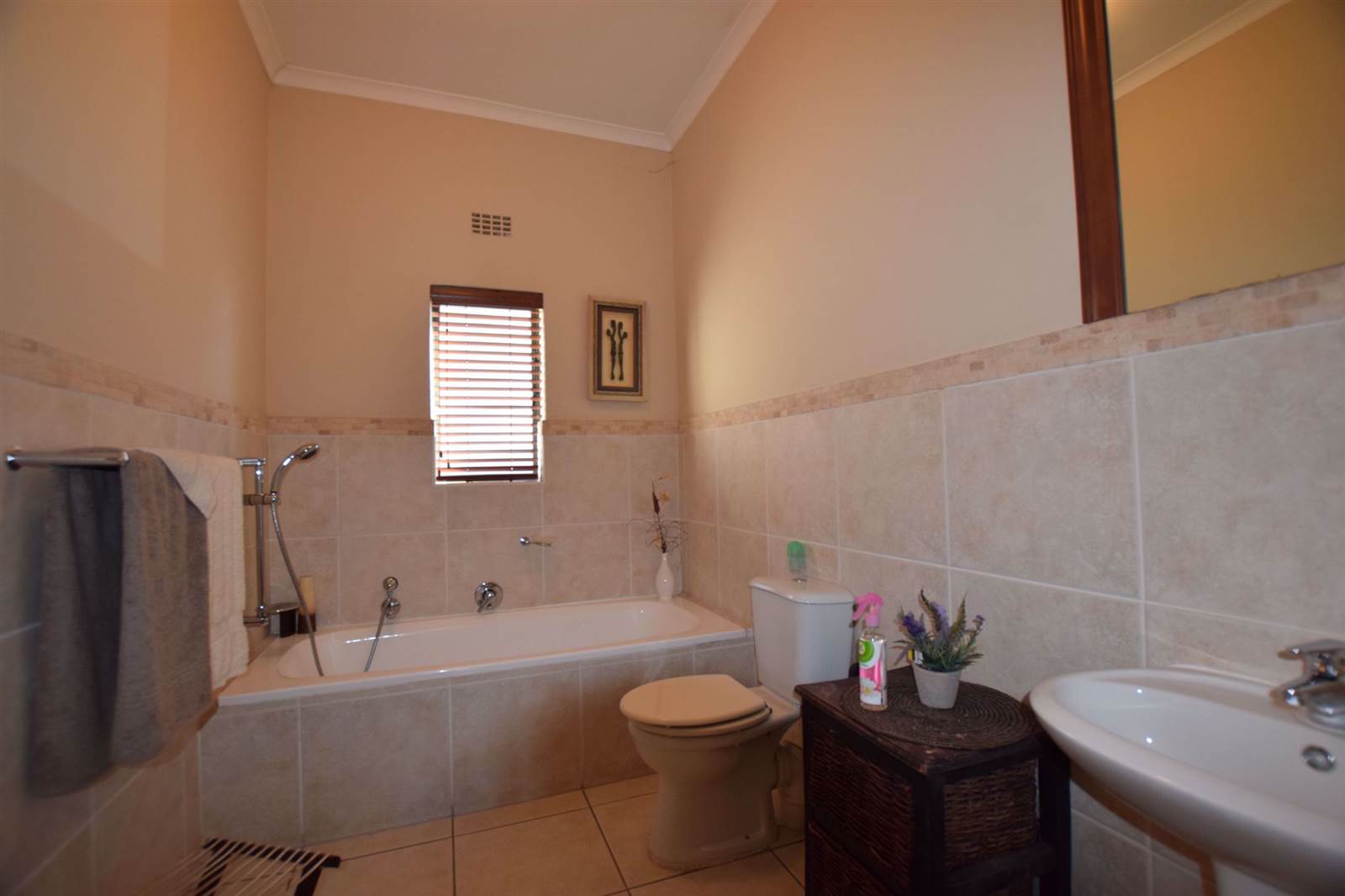 2 Bed House in Plattekloof photo number 16