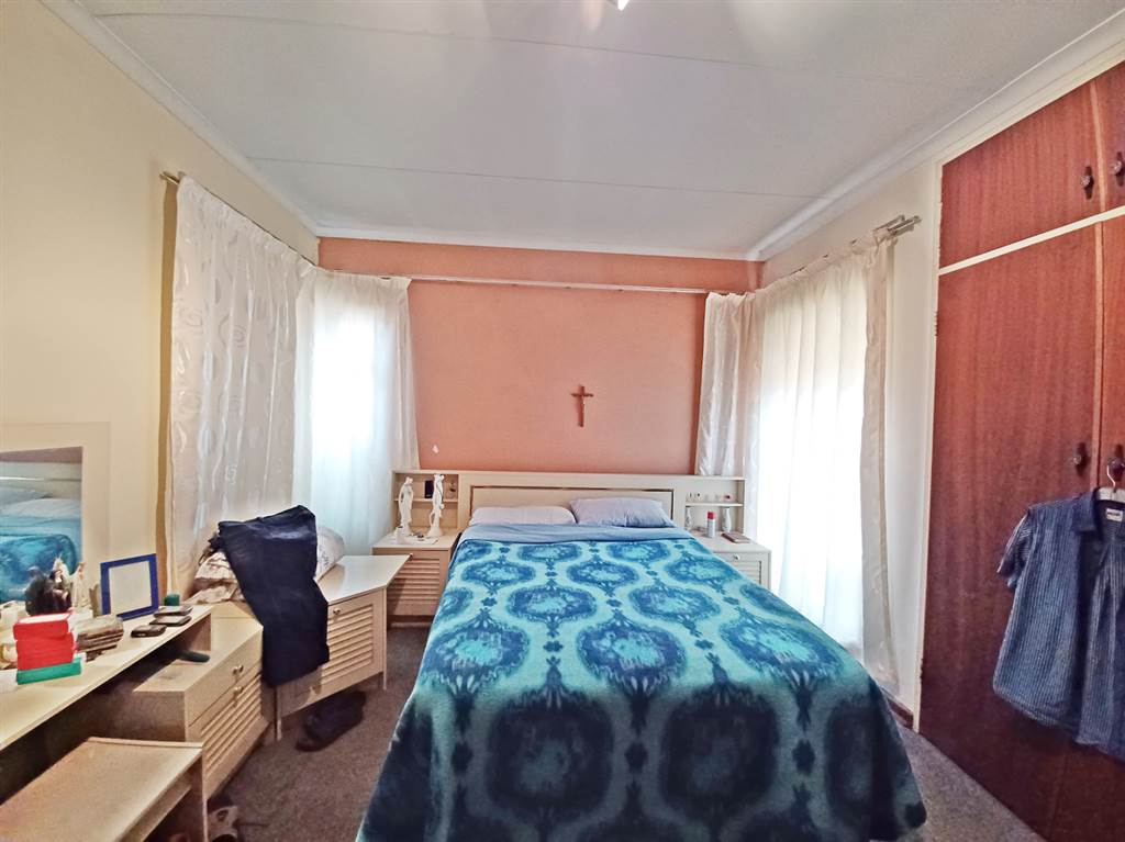 3 Bed Apartment in Vanderbijlpark CW3 photo number 10