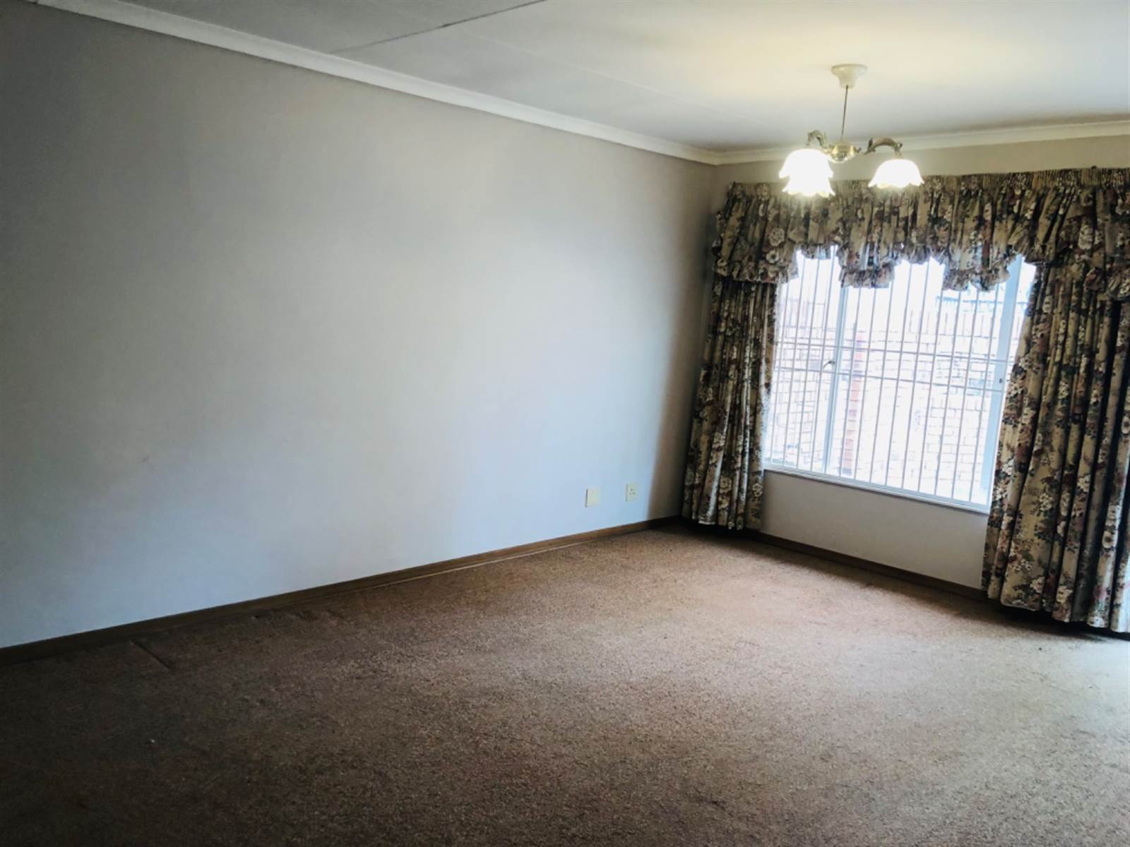 3 Bed Townhouse in Uitsig photo number 9