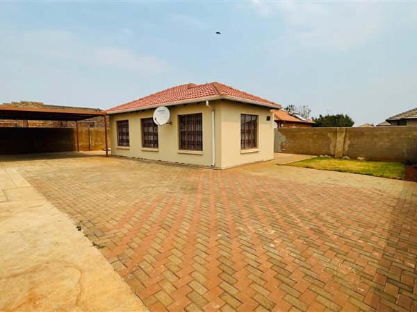 3 Bedroom House 3 Bedroom House