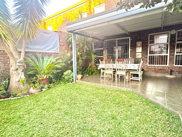 3 Bedroom Townhouse 3 Bedroom Townhouse