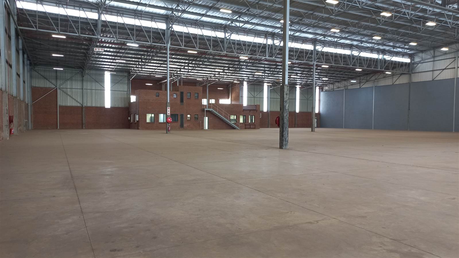 3983  m² Industrial space in Pomona photo number 3