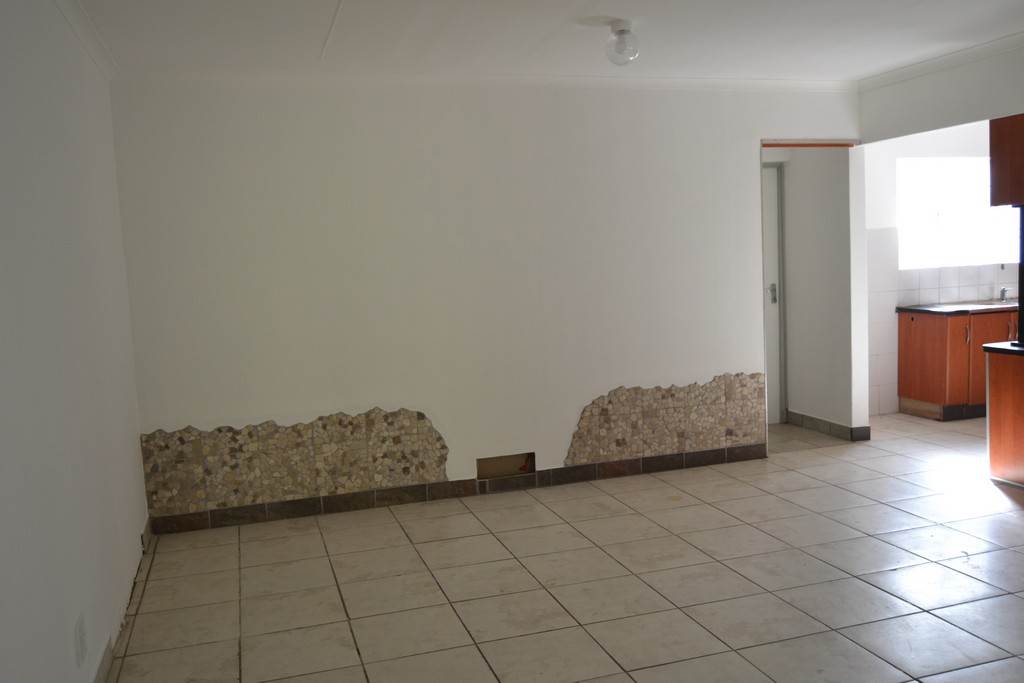 4 Bed House in Uvongo photo number 7