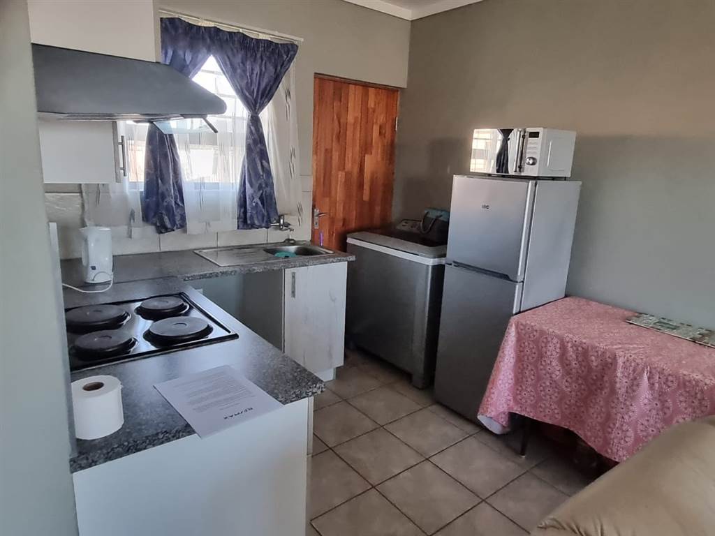 2 Bed House in Mangaung photo number 4