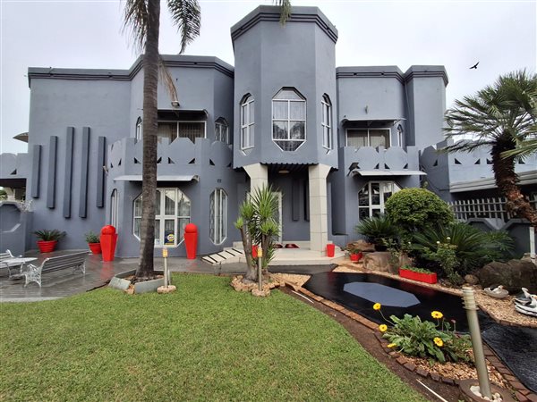 5 Bedroom House 5 Bedroom House