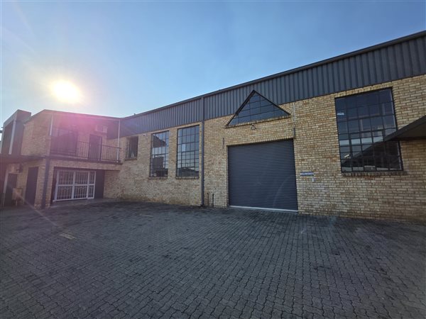 517 m² Industrial space 517 m² Industrial space