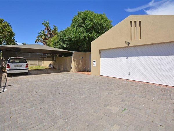 5 Bed House in Blouberg Rise