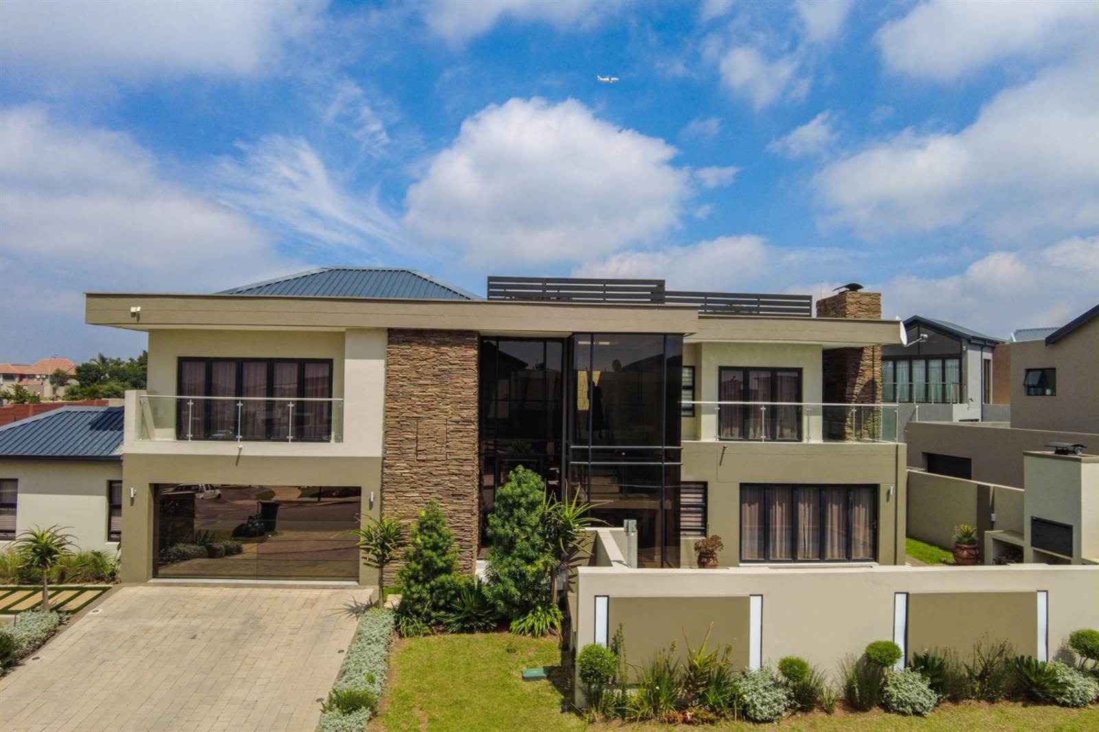 5 Bed House in Swallow Hills Lifestyle Estate photo number 1