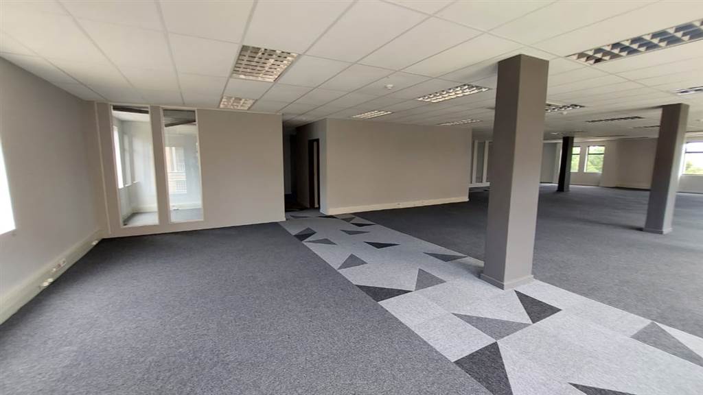 407  m² Commercial space in Route 21 Business Park photo number 8