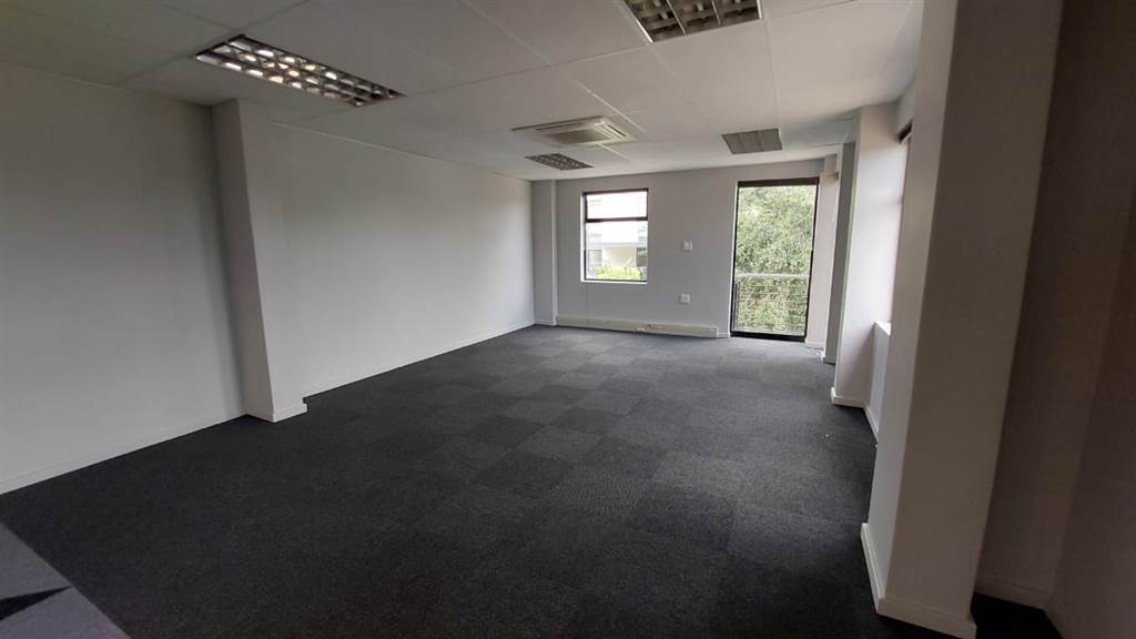 407  m² Commercial space in Route 21 Business Park photo number 16