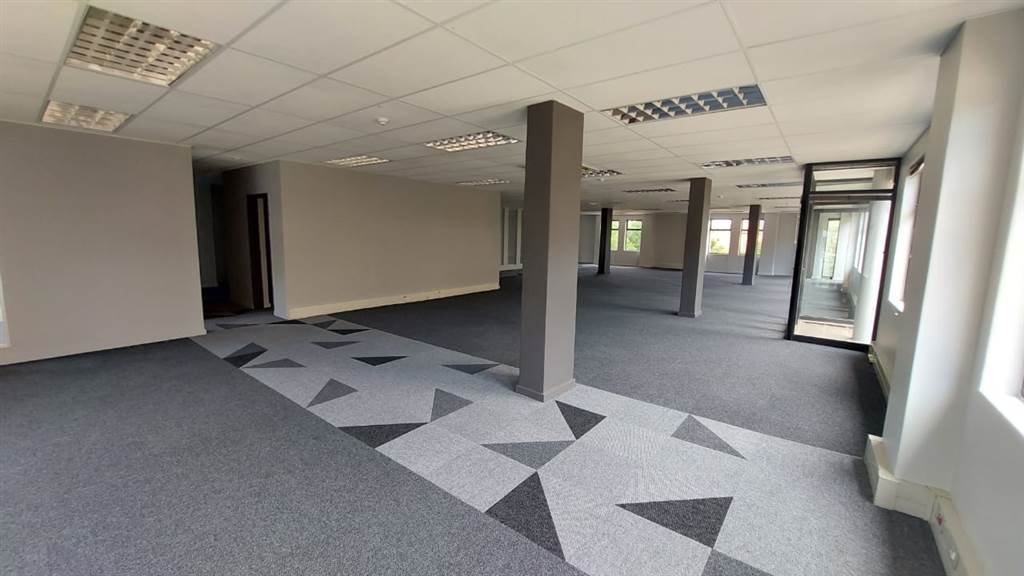 407  m² Commercial space in Route 21 Business Park photo number 6