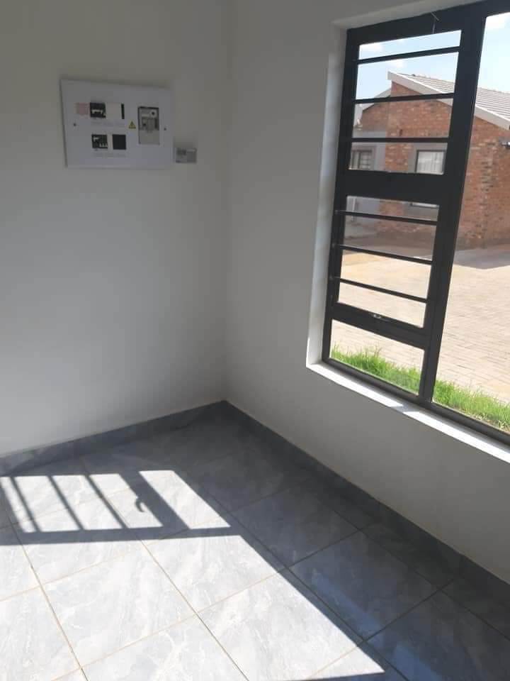 2 Bed Simplex in Ikageng photo number 4