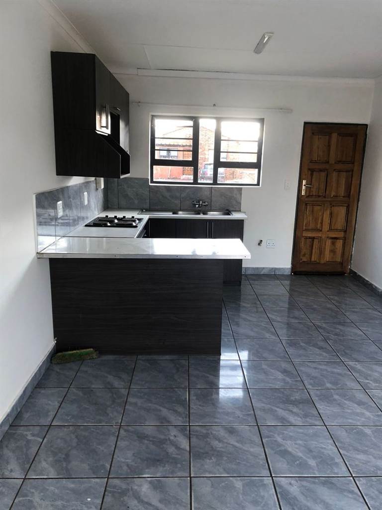 2 Bed Simplex in Ikageng photo number 10
