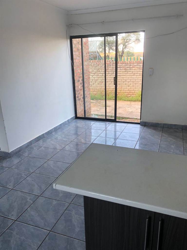 2 Bed Simplex in Ikageng photo number 9