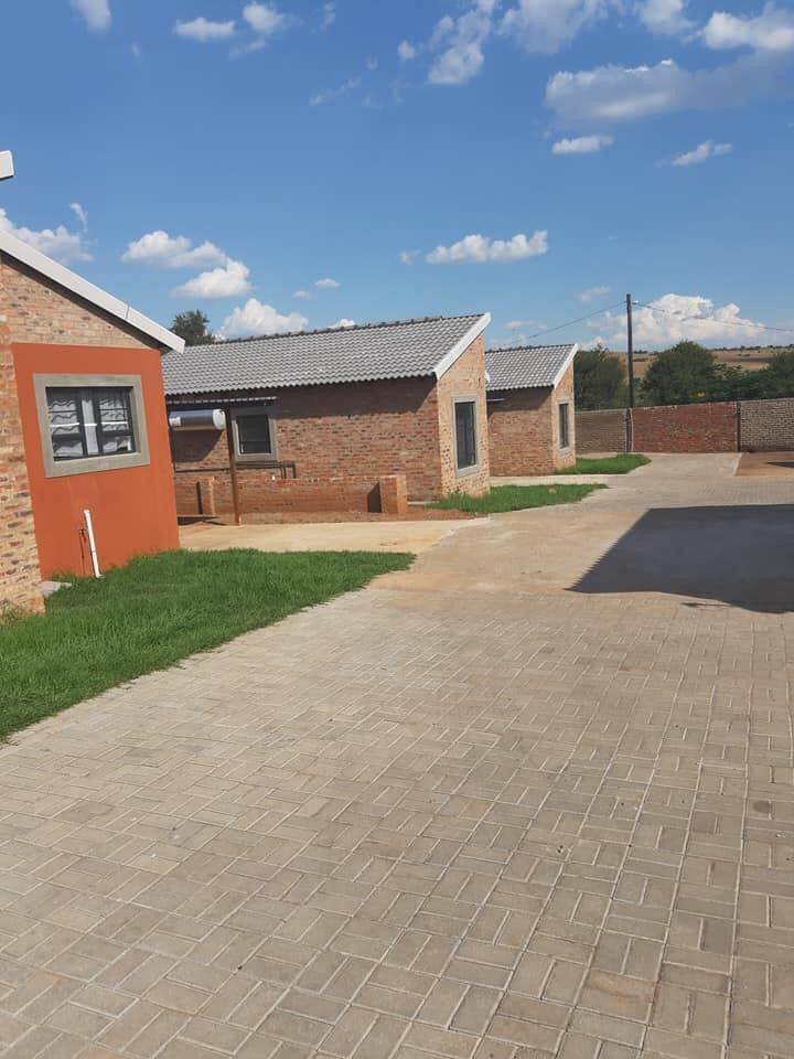 2 Bed Simplex in Ikageng photo number 2