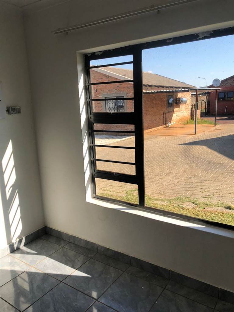 2 Bed Simplex in Ikageng photo number 24