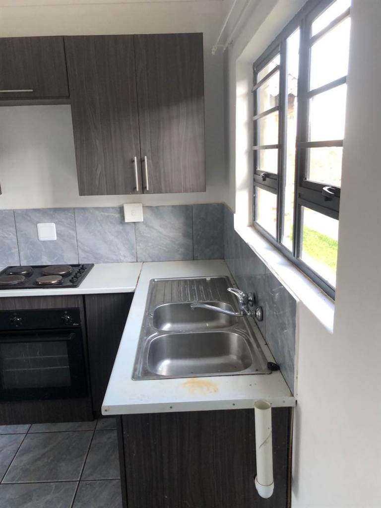2 Bed Simplex in Ikageng photo number 15