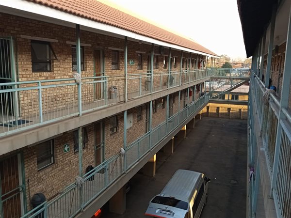 1 Bedroom Flat 1 Bedroom Flat
