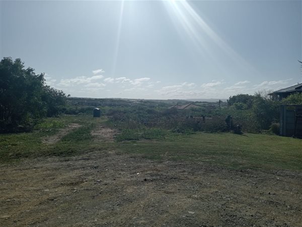 785 m² Land available in West Bank