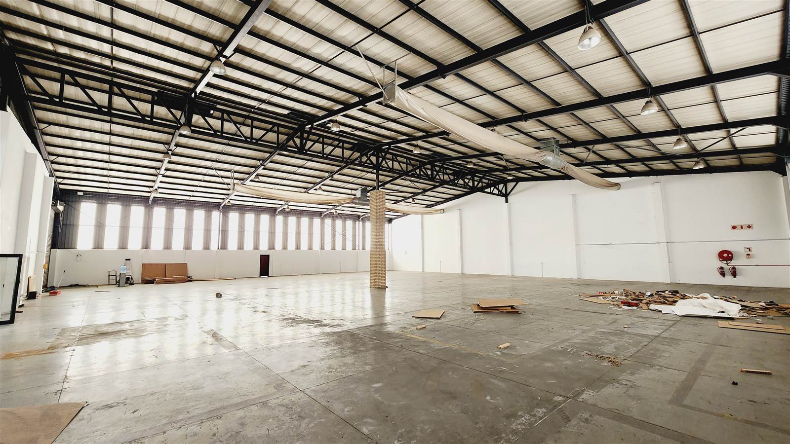1311  m² Industrial space in North Riding photo number 4