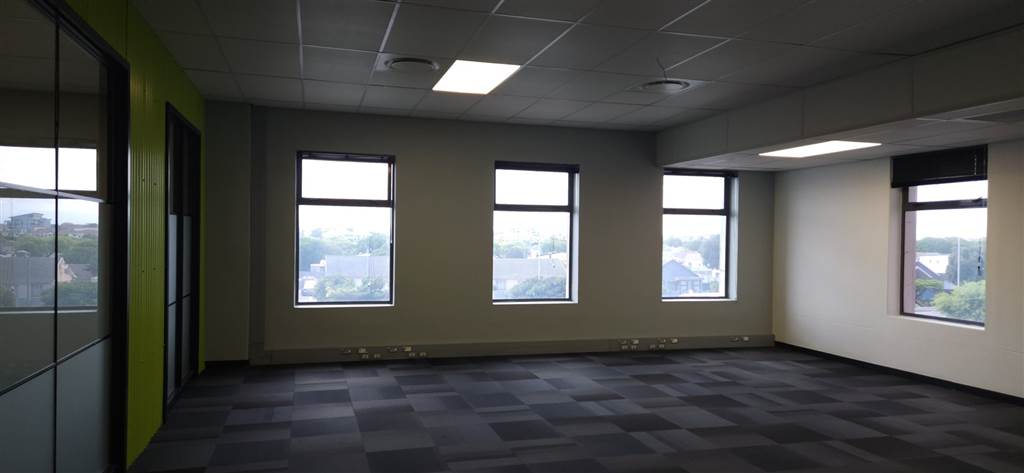 1095  m² Office Space in Milnerton Central photo number 17
