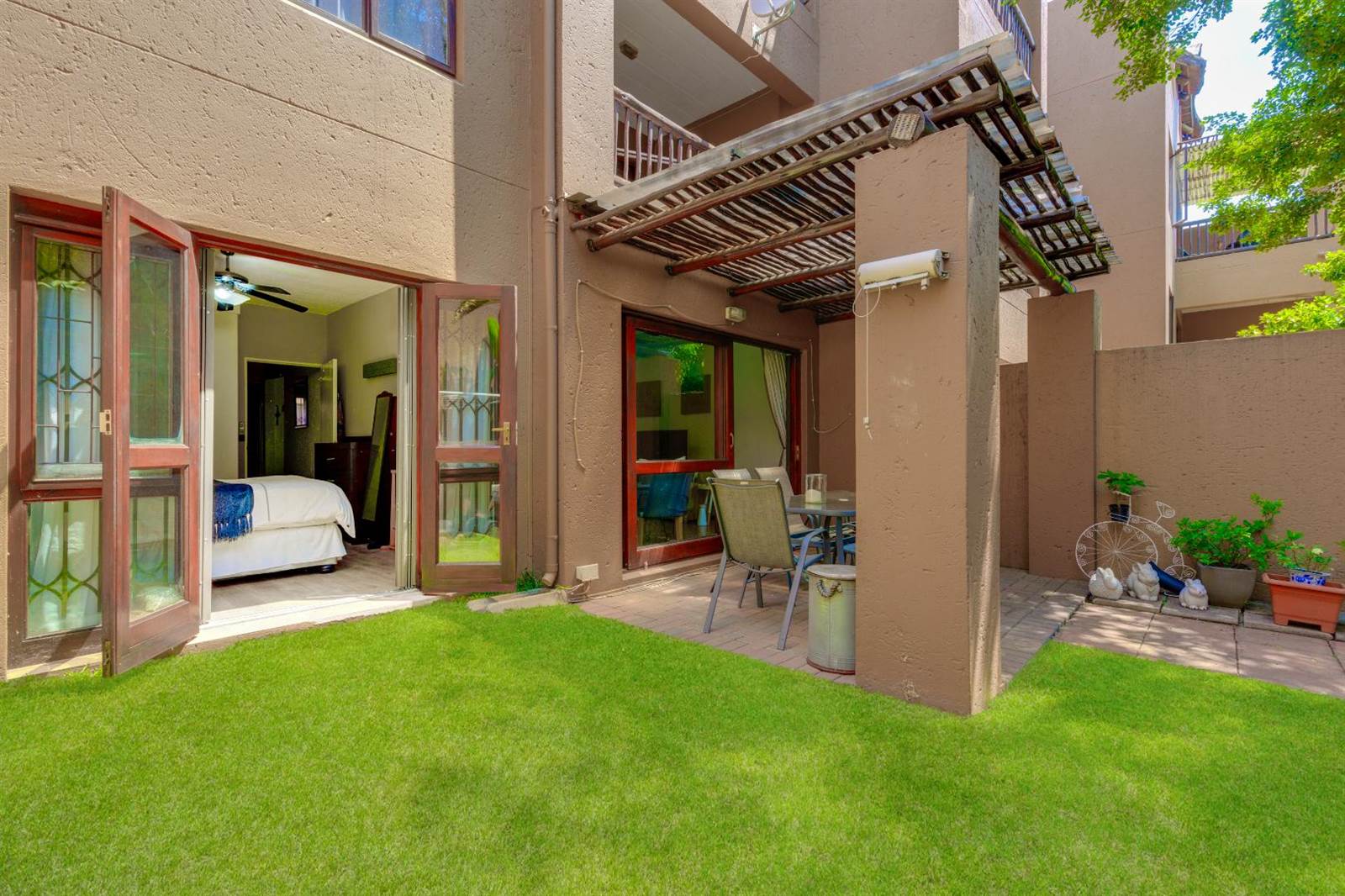 2 Bed Apartment in Douglasdale photo number 21