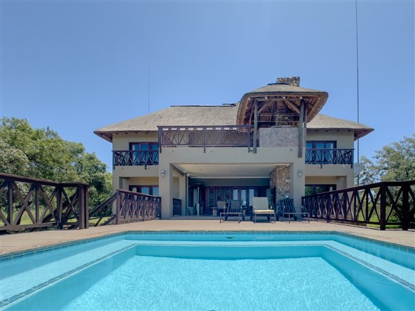 4 Bedroom House 4 Bedroom House