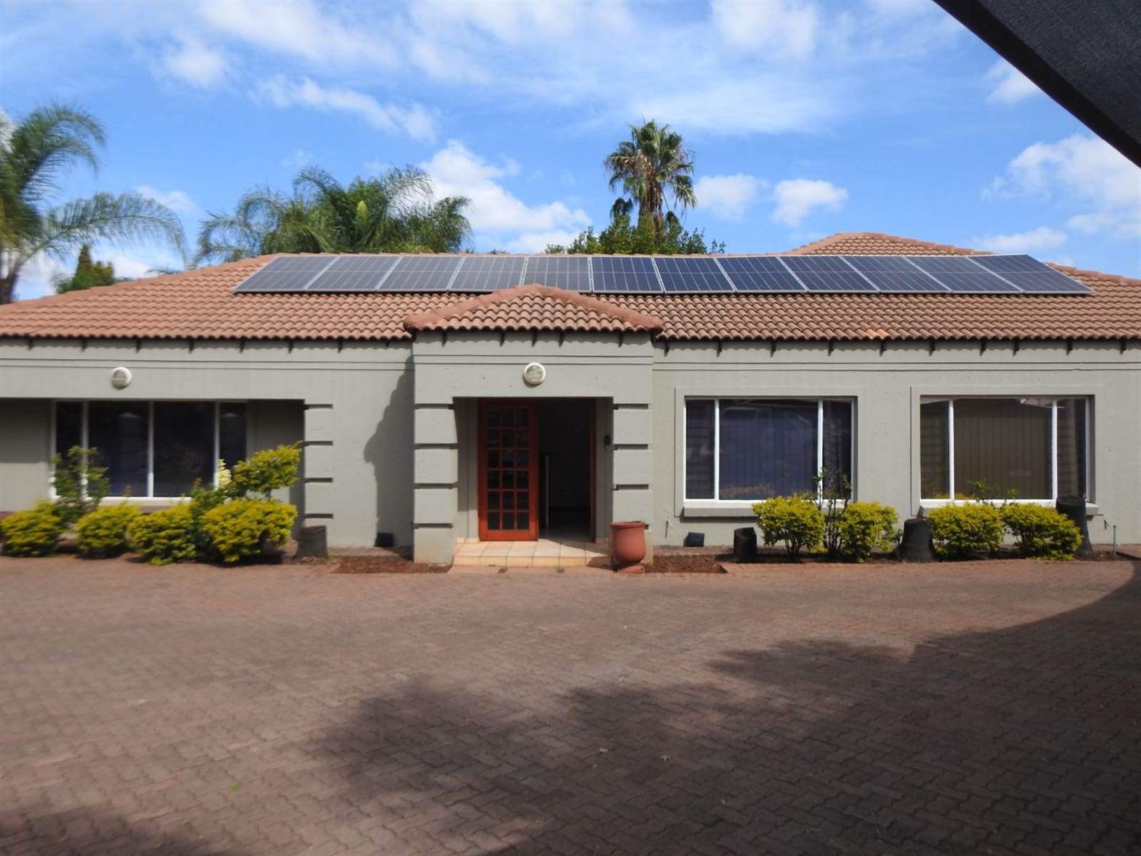 188  m² Office Space in Doringkloof photo number 1